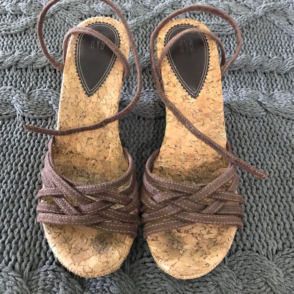 Gap sandal wedges